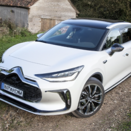 Car model: 2017 Citroën DS4