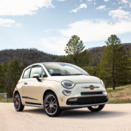 Car model: 2019 Fiat 500L Living