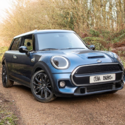 Car model: 2021 MINI Clubman