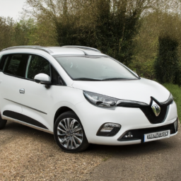 Car model: 2015 Renault Scenic