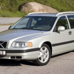 Car model: 2004 Volvo V70